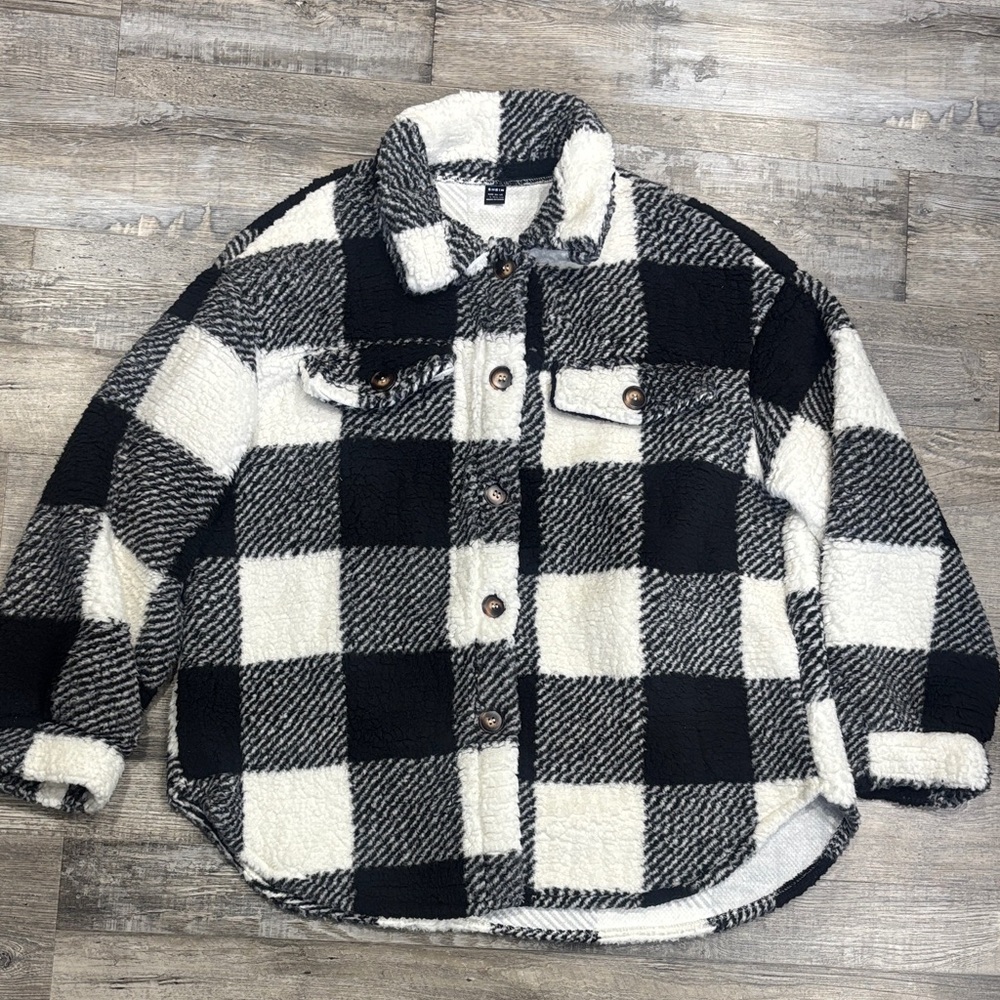 SHEIN Black and White Plaid Sherpa Jacket - Picture 1 of 1